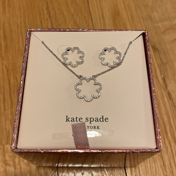 Kate spade earrings and necklace - Picture 3 of 3
